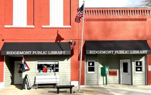 Front of Ridgeway library